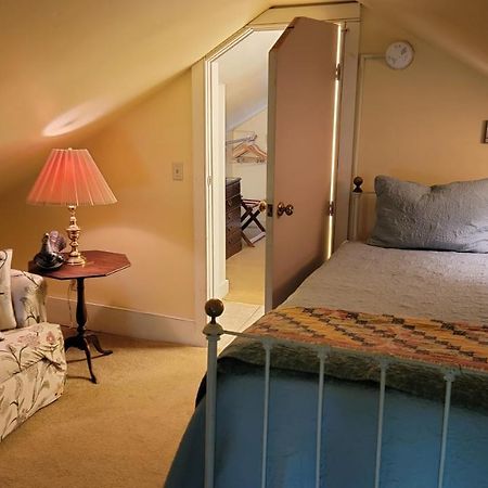 Strong House Inn Vergennes Экстерьер фото