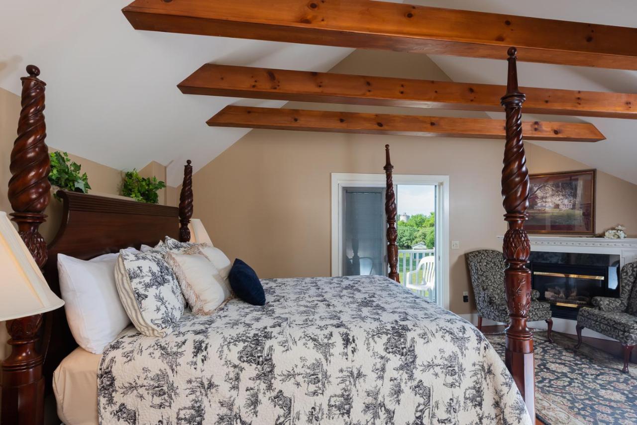 Strong House Inn Vergennes Экстерьер фото