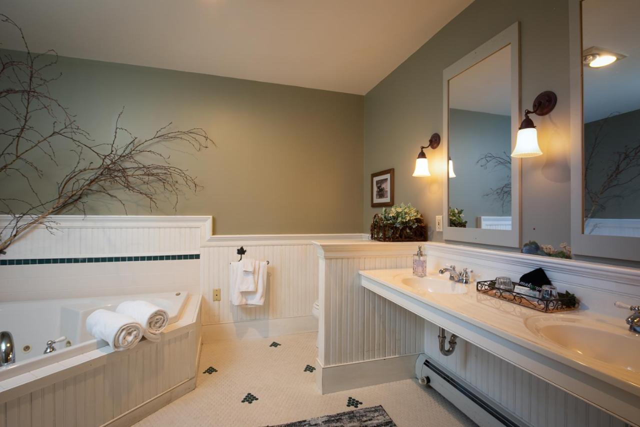 Strong House Inn Vergennes Экстерьер фото