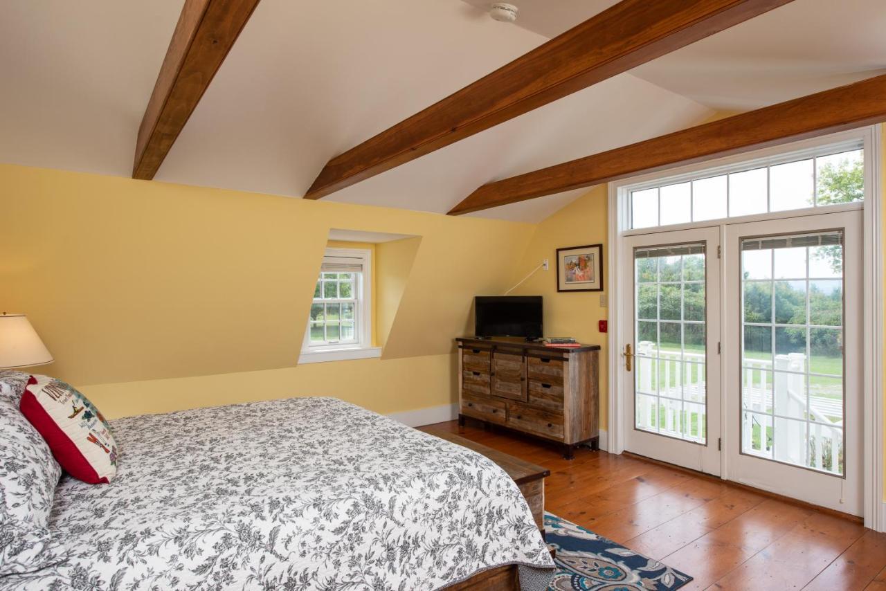 Strong House Inn Vergennes Экстерьер фото