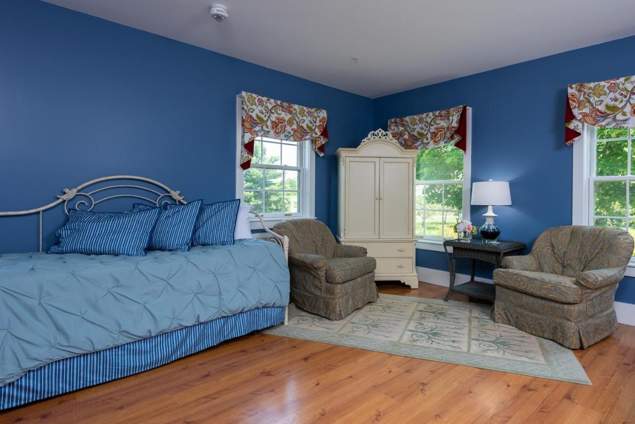Strong House Inn Vergennes Экстерьер фото