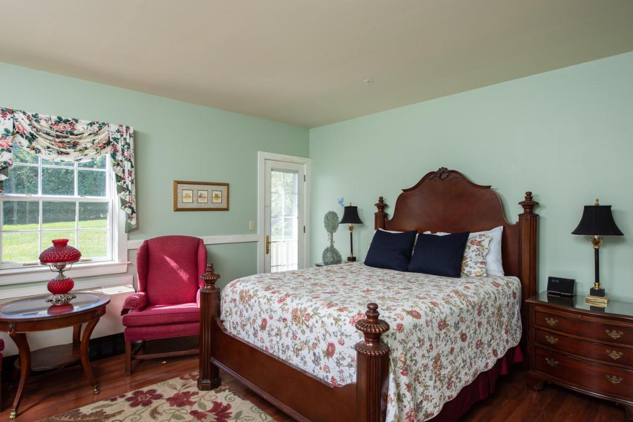Strong House Inn Vergennes Экстерьер фото