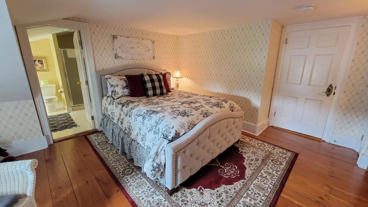 Strong House Inn Vergennes Экстерьер фото