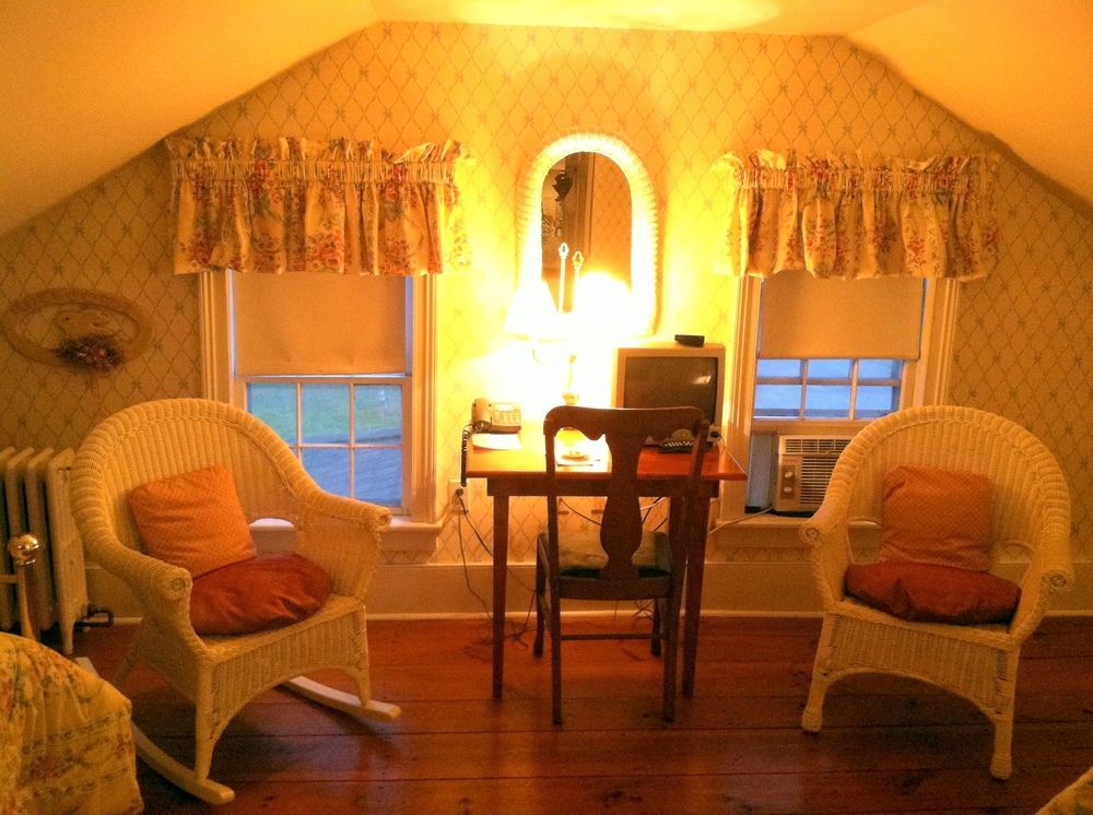 Strong House Inn Vergennes Экстерьер фото