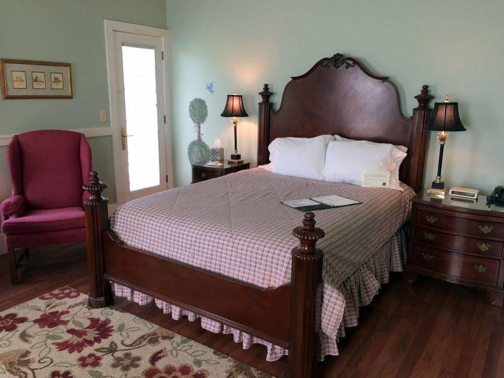 Strong House Inn Vergennes Экстерьер фото